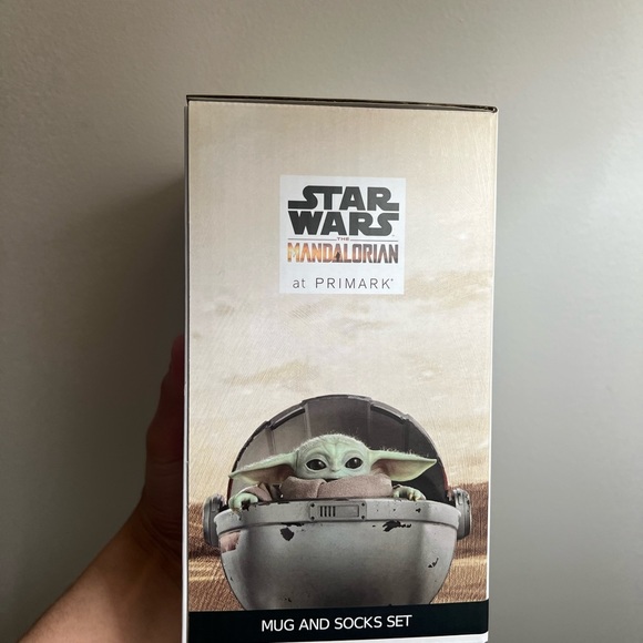 The Mandalorian the child green mug and socks set cute new Star Wars cup socks - Picture 3 of 6
